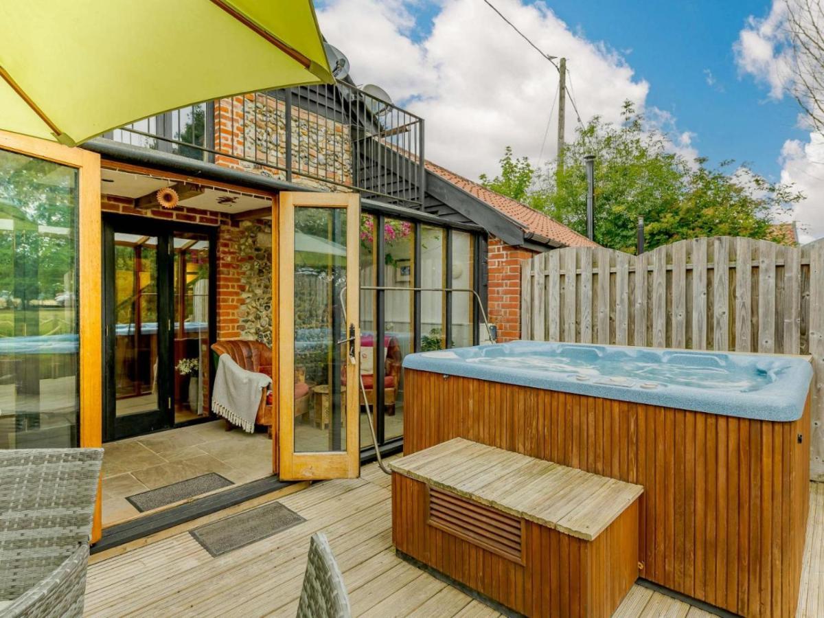 16Th Century Cartlodge With Private Hot Tub Diss Exterior foto